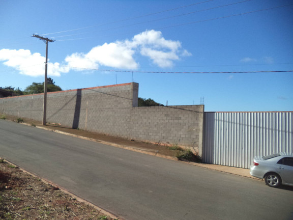 Sala Comercial à Venda, 3.200 m² em Ciriaco - Piedade