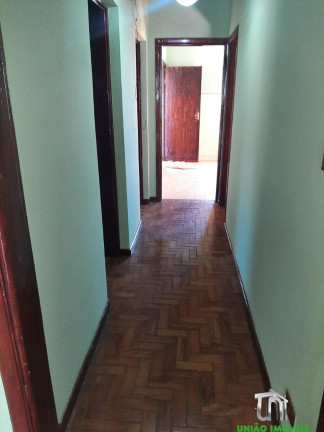Imagem Casa com 3 Quartos à Venda, 210 m² em Centro - Extrema