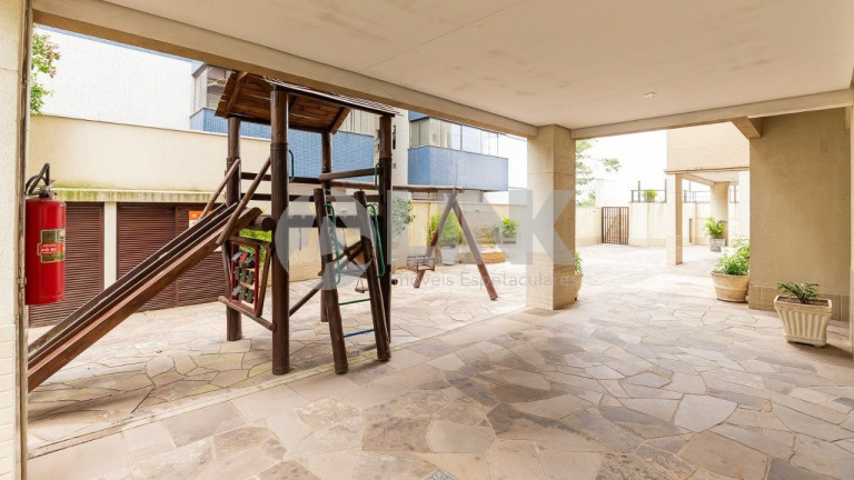 Imagem Apartamento com 3 Quartos à Venda, 81 m² em Petrópolis - Porto Alegre Imagem Apartamento com 3 Quartos à Venda, 81 m² em Petrópolis - Porto Alegre