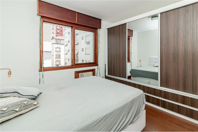 Imagem Apartamento com 2 Quartos à Venda, 117 m² em Moinhos De Vento - Porto Alegre Imagem Apartamento com 2 Quartos à Venda, 117 m² em Moinhos De Vento - Porto Alegre