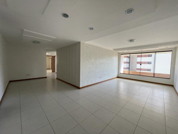 Apartamento com 3 Quartos para Alugar, 136 m² em Candeias - Vitória Da Conquista