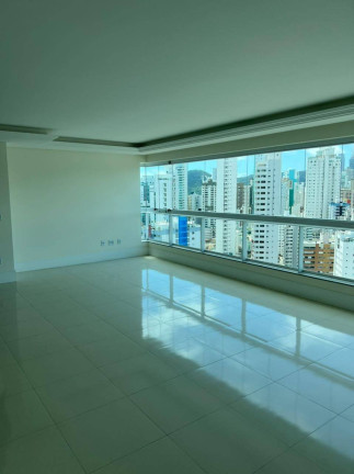 Imagem Apartamento com 3 Quartos à Venda, 130 m² em Centro - Balneário Camboriú Imagem Apartamento com 3 Quartos à Venda, 130 m² em Centro - Balneário Camboriú