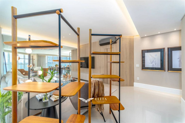 Imagem Apartamento com 4 Quartos à Venda, 238 m² em Centro - Balneário Camboriú Imagem Apartamento com 4 Quartos à Venda, 238 m² em Centro - Balneário Camboriú