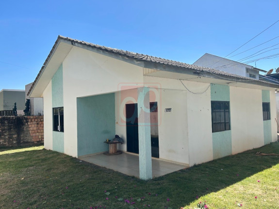 Casa com 3 Quartos à Venda, 300 m² em Village - Sorriso