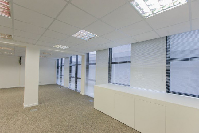 Imagem Sala Comercial à Venda, 80 m² em Centro - Curitiba Imagem Sala Comercial à Venda, 80 m² em Centro - Curitiba