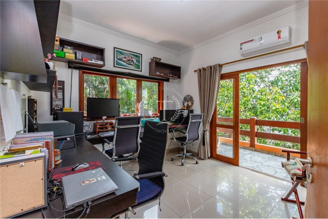 Casa com 3 Quartos à Venda, 450 m² em Interlagos - São Paulo