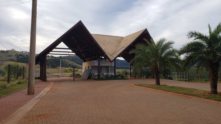 Terreno à Venda, 420 m² em Residencial Cuscoville - Analândia