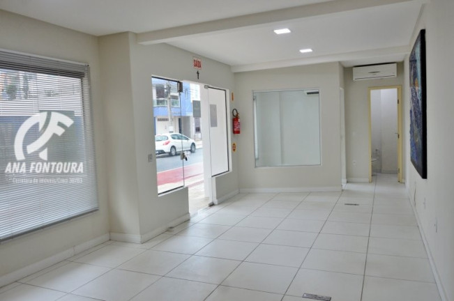 Imagem Sala Comercial à Venda, 92 m² em Centro - Balneário Camboriú Imagem Sala Comercial à Venda, 92 m² em Centro - Balneário Camboriú
