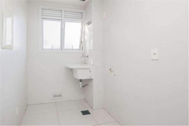 Imagem Imóvel com 2 Quartos à Venda,  em Passo Da Areia - Porto Alegre