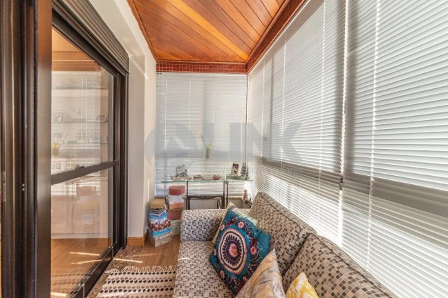 Imagem Apartamento com 3 Quartos à Venda, 240 m² em Moinhos De Vento - Porto Alegre