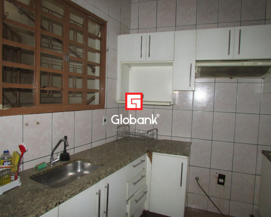 Imagem Sobrado com 4 Quartos para Alugar, 200 m² em Centro - Montes Claros Imagem Sobrado com 4 Quartos para Alugar, 200 m² em Centro - Montes Claros