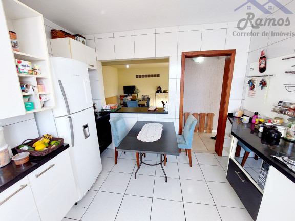 Imagem Imóvel com 4 Quartos à Venda,  em Vila Nova - Porto Alegre