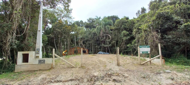 Terreno à Venda, 300 m² em Mariscal - Bombinhas
