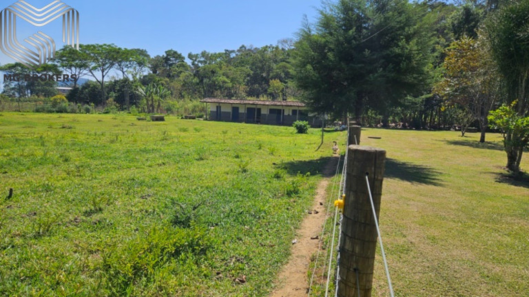 Imagem Imóvel com 8 Quartos à Venda, 2.500 m² em Amparo - Nova Friburgo Imagem Imóvel com 8 Quartos à Venda, 2.500 m² em Amparo - Nova Friburgo