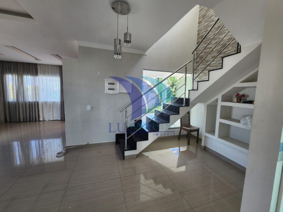 Imagem Casa com 4 Quartos à Venda, 194 m² Imagem Casa com 4 Quartos à Venda, 194 m²