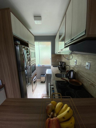 Imagem Imóvel com 3 Quartos à Venda, 61 m² em Cristal - Porto Alegre Imagem Imóvel com 3 Quartos à Venda, 61 m² em Cristal - Porto Alegre