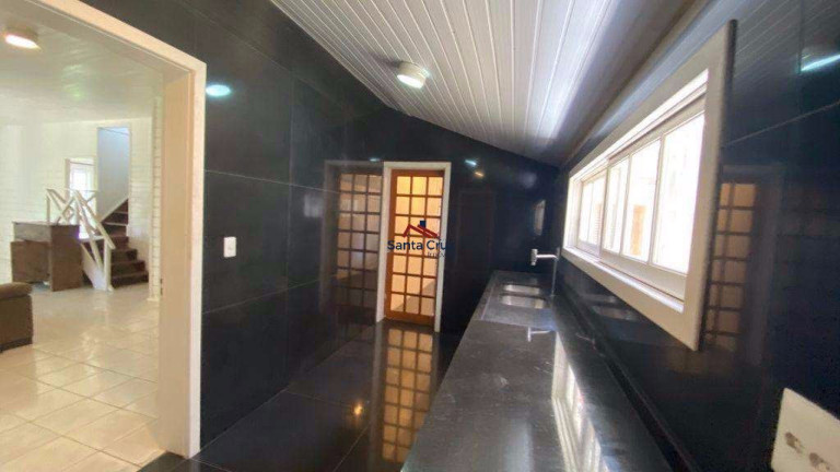 Imagem Sobrado com 3 Quartos à Venda, 360 m² em São João Do Rio Vermelho - Florianópolis
