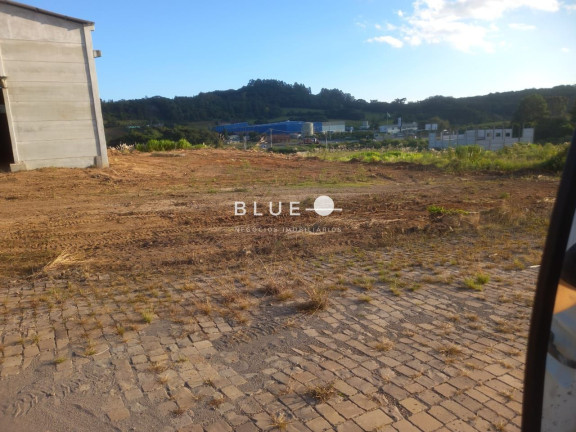 Imóvel Comercial à Venda, 1.000 m² em Industrial - Farroupilha