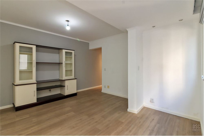 Imagem Imóvel com 1 Quarto à Venda,  em Petrópolis - Porto Alegre