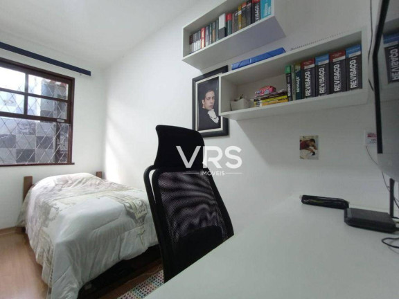 Imagem Casa com 4 Quartos à Venda, 218 m² em Granja Guarani - Teresópolis