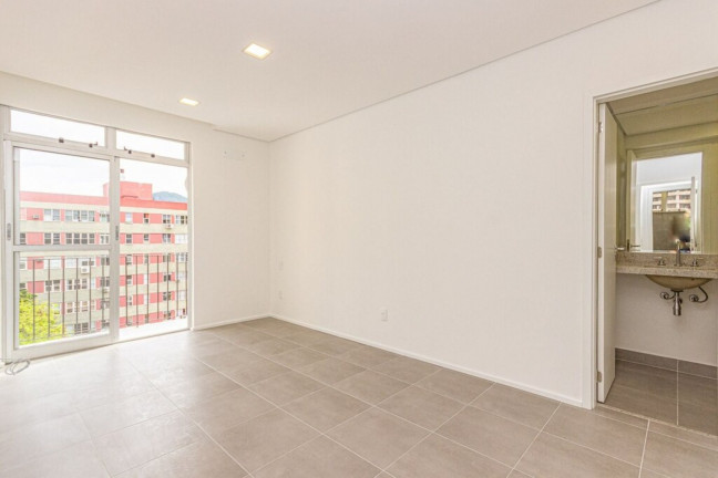 Imagem Imóvel com 2 Quartos à Venda, 77 m² em Botafogo - Rio De Janeiro Imagem Imóvel com 2 Quartos à Venda, 77 m² em Botafogo - Rio De Janeiro