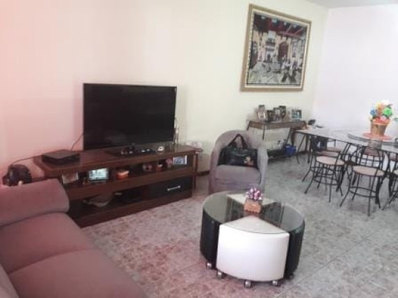 Imagem Casa com 3 Quartos à Venda, 225 m² em Crispim - Pindamonhangaba