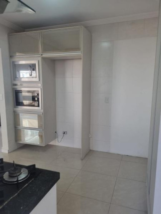 Imagem Sobrado com 3 Quartos para Alugar,  em Bairro Alto - Curitiba