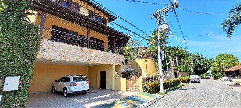 Casa com 5 Quartos à Venda ou Locação, 580 m² em Camboinhas - Niterói