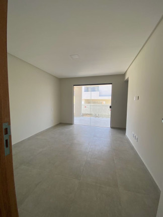 Imagem Casa com 3 Quartos à Venda, 250 m² em Estrada Do Coco - Lauro De Freitas Imagem Casa com 3 Quartos à Venda, 250 m² em Estrada Do Coco - Lauro De Freitas