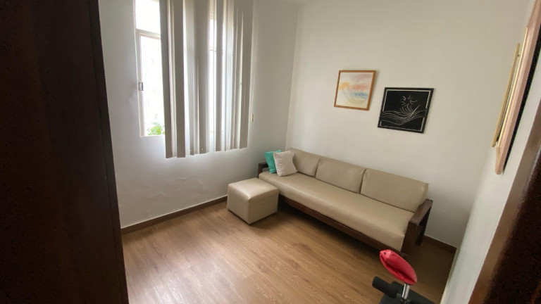 Imagem Casa com 6 Quartos à Venda, 300 m² em Cândida Câmara - Montes Claros