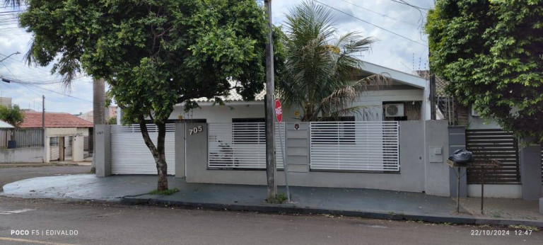 Imagem Casa com 3 Quartos à Venda, 196 m² em Jardim Nova Baroneza - Arapongas Imagem Casa com 3 Quartos à Venda, 196 m² em Jardim Nova Baroneza - Arapongas