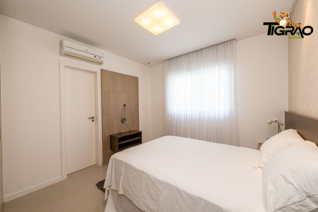 Imagem Apartamento com 3 Quartos à Venda, 130 m² em Centro - Balneário Camboriú Imagem Apartamento com 3 Quartos à Venda, 130 m² em Centro - Balneário Camboriú