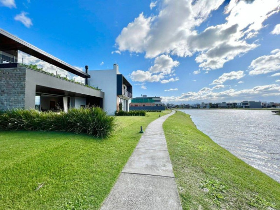 Imagem Casa de Condomínio com 4 Quartos à Venda, 278 m² em Centro - Xangri-lá