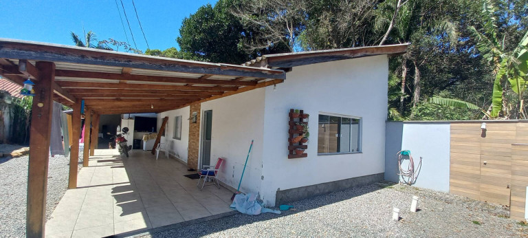 Imagem Casa com 2 Quartos à Venda, 100 m² em Mariscal - Bombinhas Imagem Casa com 2 Quartos à Venda, 100 m² em Mariscal - Bombinhas
