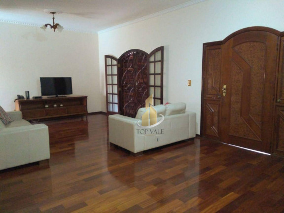 Sobrado com 3 Quartos à Venda, 253 m² em Vera Cruz - Caçapava