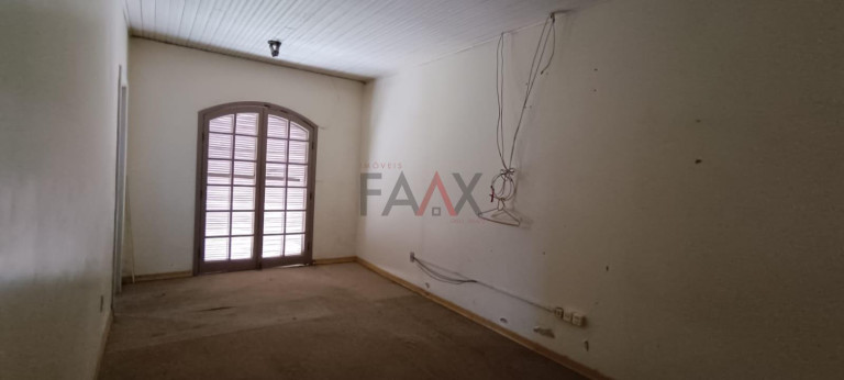 Imagem Casa com 4 Quartos à Venda, 172 m² em Trianon - Guarapuava Imagem Casa com 4 Quartos à Venda, 172 m² em Trianon - Guarapuava