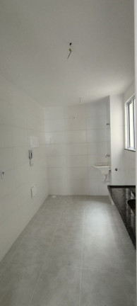 Imagem Imóvel com 2 Quartos à Venda, 45 m² em Cascata Do Imbuí - Teresópolis