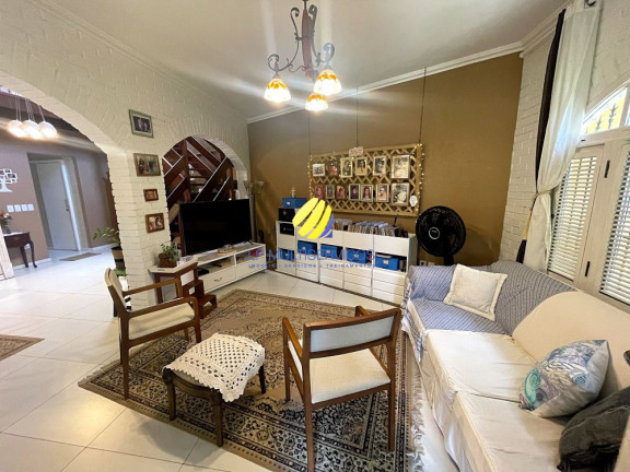 Imagem Casa com 4 Quartos à Venda, 200 m² em Edson Queiroz - Fortaleza Imagem Casa com 4 Quartos à Venda, 200 m² em Edson Queiroz - Fortaleza