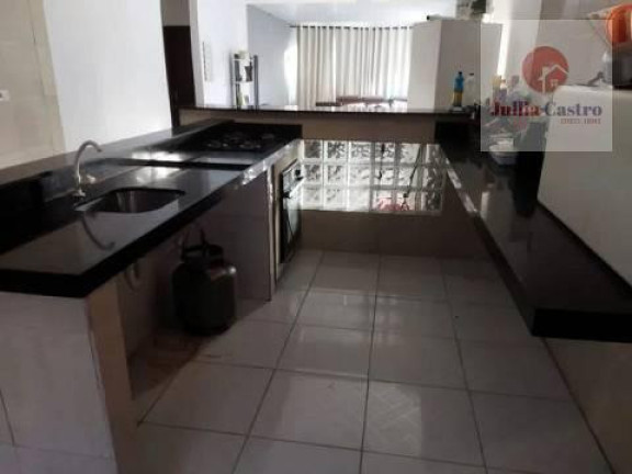 Imagem Casa com 3 Quartos à Venda, 400 m² Imagem Casa com 3 Quartos à Venda, 400 m²