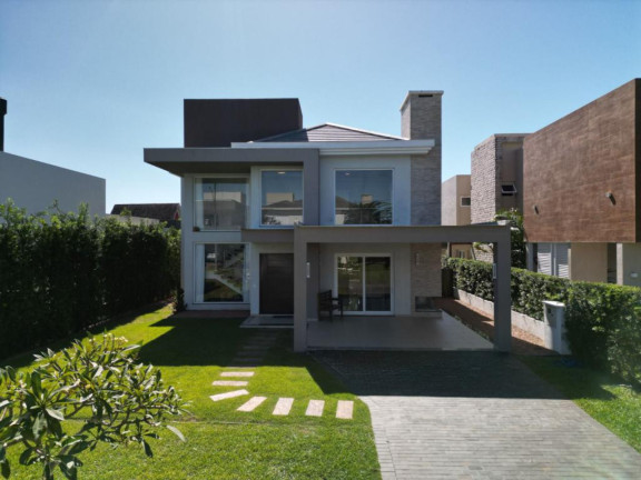 Imagem Casa com 5 Quartos à Venda, 330 m² em -- - Capao Da Canoa Imagem Casa com 5 Quartos à Venda, 330 m² em -- - Capao Da Canoa