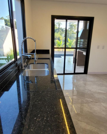 Imagem Casa com 3 Quartos à Venda, 130 m² em Villas Do Jaguari - Santana De Parnaíba Imagem Casa com 3 Quartos à Venda, 130 m² em Villas Do Jaguari - Santana De Parnaíba