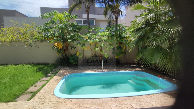 Imagem Casa com 5 Quartos para Alugar, 382 m² em Jardim Itália - Cuiabá