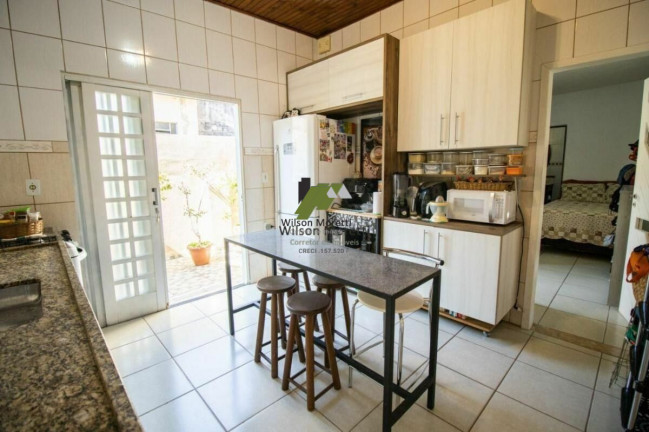 Imagem Casa com 3 Quartos à Venda, 95 m²