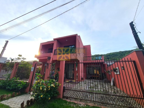 Casa com 4 Quartos à Venda, 165 m² em Mariscal - Bombinhas