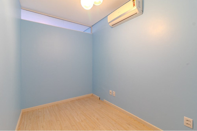 Imagem Sala Comercial à Venda, 40 m² em Menino Deus - Porto Alegre Imagem Sala Comercial à Venda, 40 m² em Menino Deus - Porto Alegre