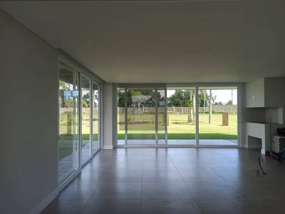 Imagem Apartamento com 6 Quartos à Venda, em Parque Antártica - Capão Da Canoa Imagem Apartamento com 6 Quartos à Venda, em Parque Antártica - Capão Da Canoa