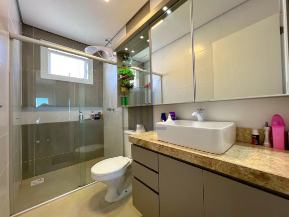 Imagem Casa com 3 Quartos à Venda, 137 m² em Tomazetti - Santa Maria