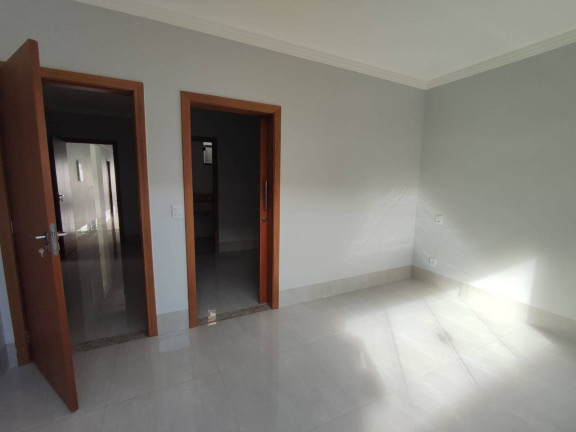 Imagem Casa com 3 Quartos à Venda, 285 m² em Setor Sudoeste - Goiânia Imagem Casa com 3 Quartos à Venda, 285 m² em Setor Sudoeste - Goiânia