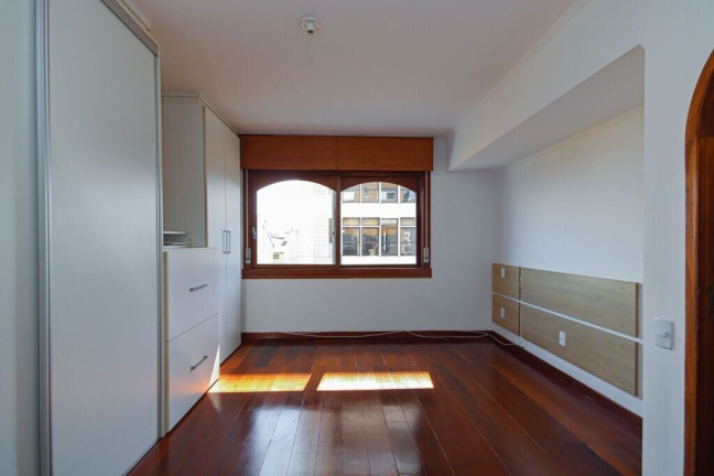 Imagem Apartamento com 3 Quartos à Venda, 155 m² em Menino Deus - Porto Alegre