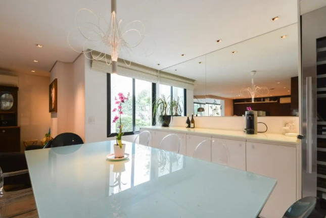 Imagem Imóvel com 4 Quartos à Venda, 172 m² em Moema - São Paulo Imagem Imóvel com 4 Quartos à Venda, 172 m² em Moema - São Paulo